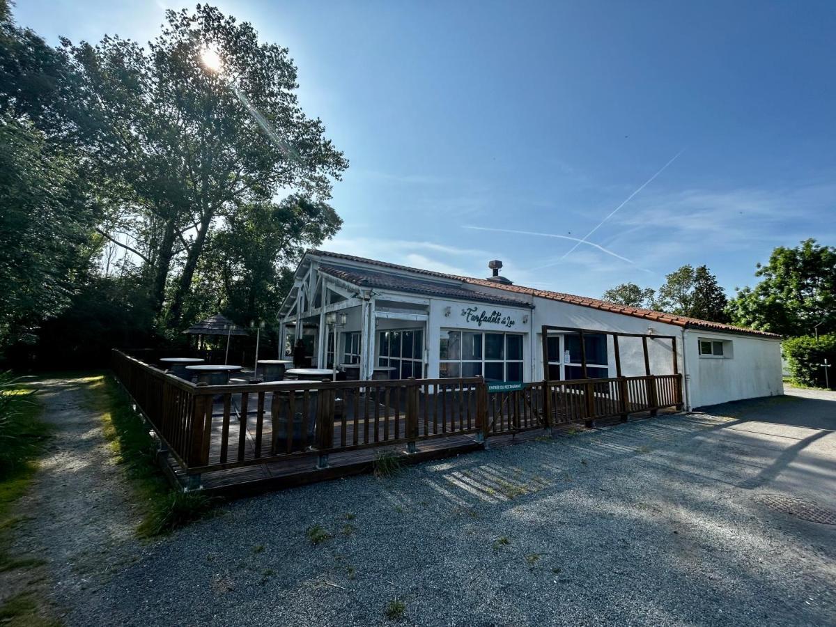 Les Cabanes Du Lac Vandré 外观 照片